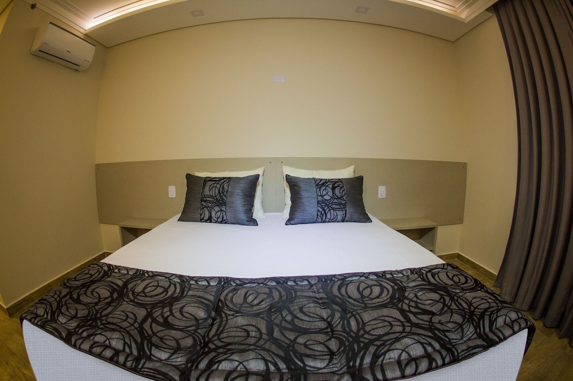 Summit Suites Hotel Cacapava Bagian luar foto
